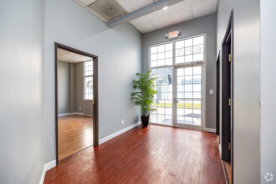 More Photos Of 6230-6360 Busch Blvd, Columbus Unknown For Lease