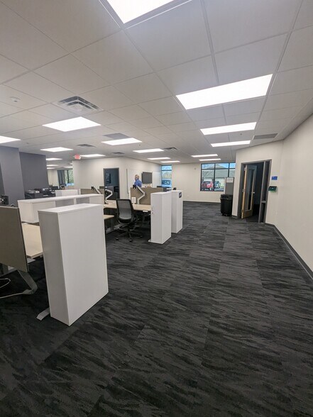 More Photos Of 3900 McCarty Ln, Lafayette Office For Sale