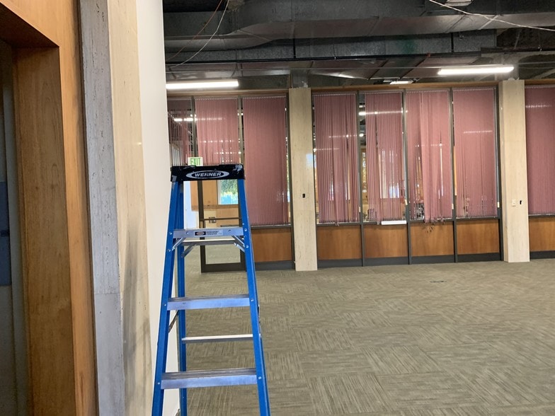 More Photos Of 4 Plaza Way, Fairhaven Bank For Lease