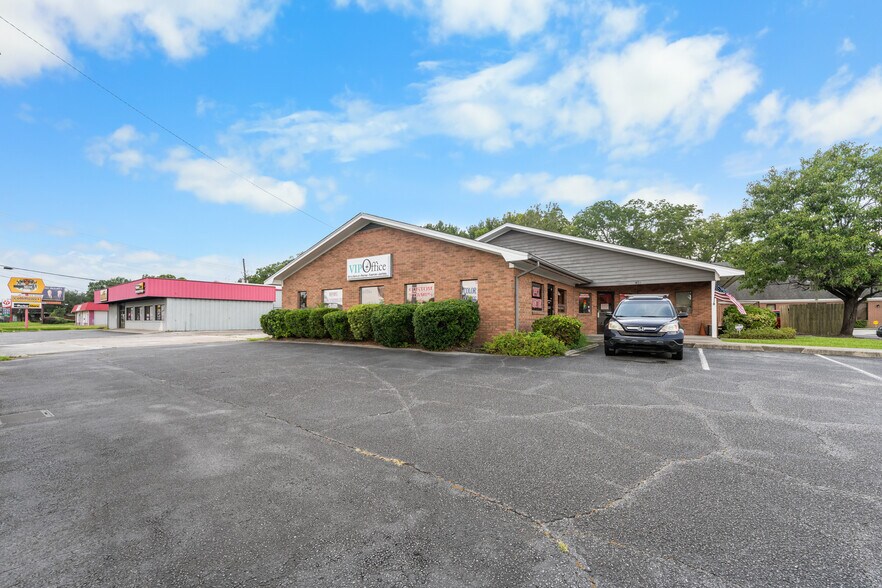 More Photos Of 421 US Highway 80 W, Garden City Freestanding For Lease