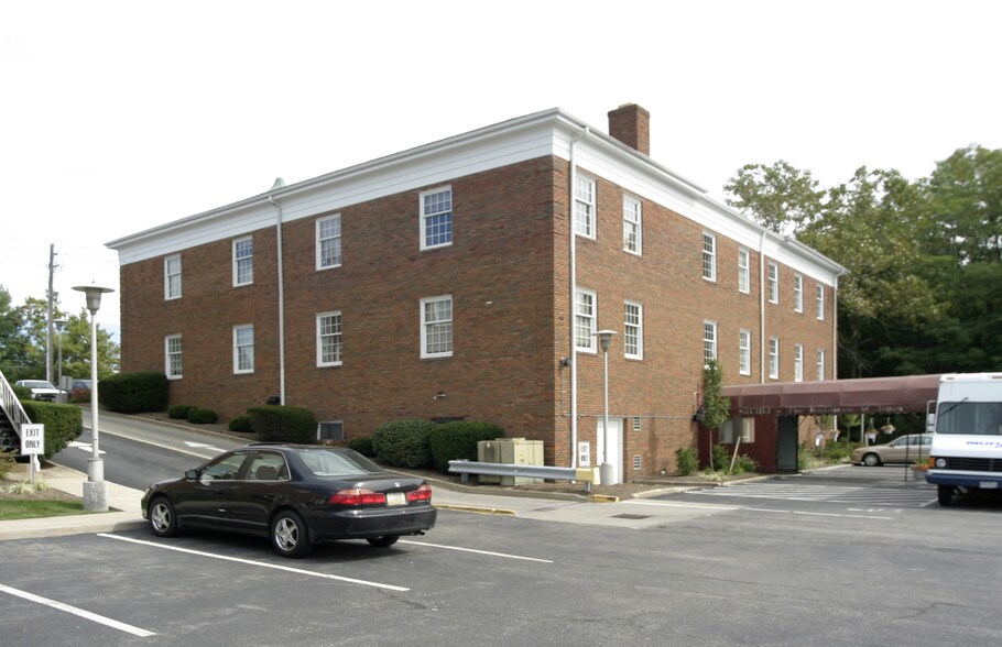 More Photos Of 23360 Chagrin Blvd, Beachwood Office For Lease