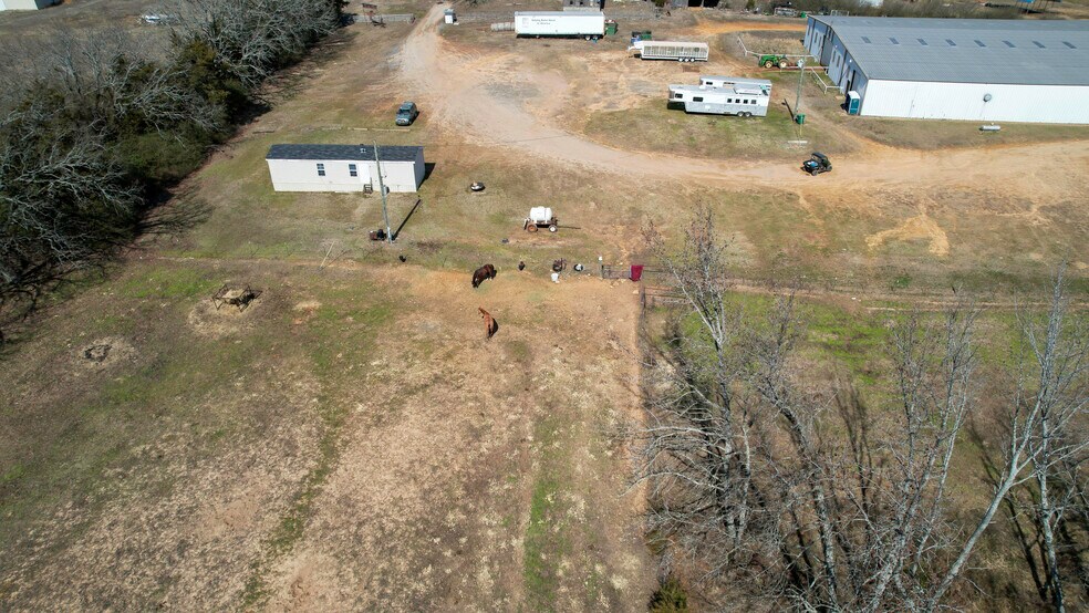 More Photos Of 99 Stacks Dr, Damascus Horse Stables For Sale