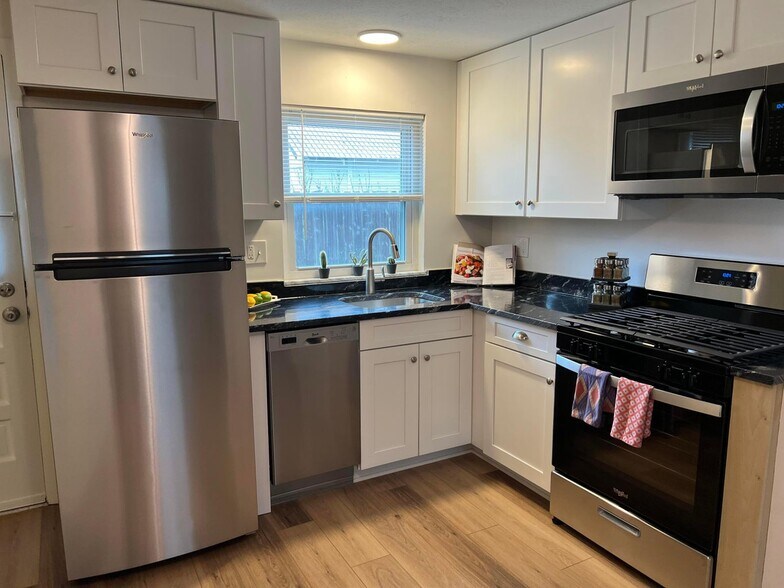 More Photos Of 295 Thurman Ave, Columbus Apartments For Sale