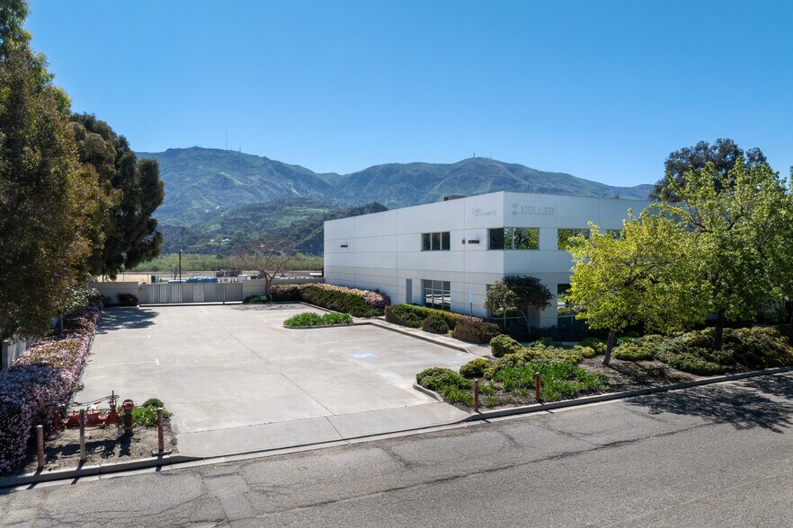 More Photos Of 1780 E Lemonwood Dr, Santa Paula Manufacturing For Lease