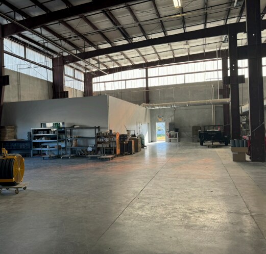More Photos Of 4641 Kennedy Commerce Dr, Houston Warehouse For Lease