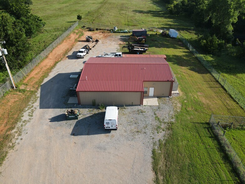 More Photos Of 2380 Simpson rd, Guthrie Flex For Lease