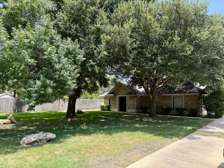 More Photos Of 2526 Blue Meadow Dr, Temple Office For Sale