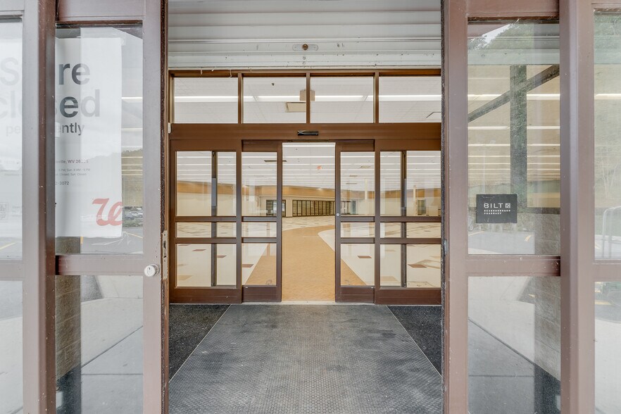 More Photos Of 19254 Seneca Trl, Marlinton Drugstore For Sale