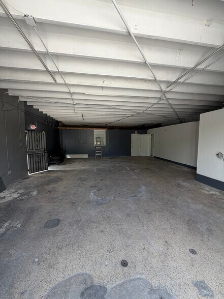 More Photos Of 3321 NW 79th St, Miami Land For Lease