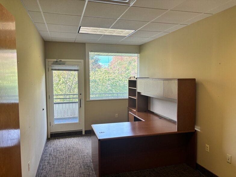 More Photos Of 220 Ridgedale Ave, Florham Park Office For Sale