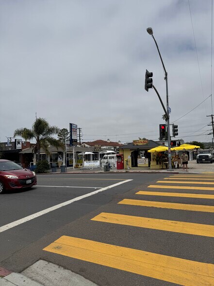 More Photos Of 1434-1444 Garnet Ave, San Diego Storefront For Sale