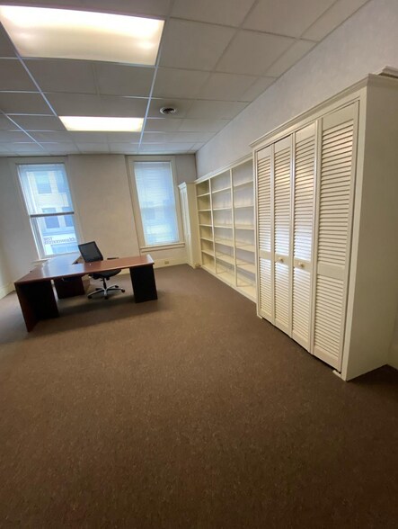 More Photos Of 43-47 N Sandusky St, Delaware Storefront Retail Office For Lease