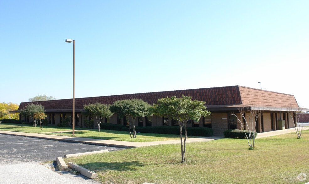 More Photos Of 2701 Osler Dr, Grand Prairie Medical For Sale
