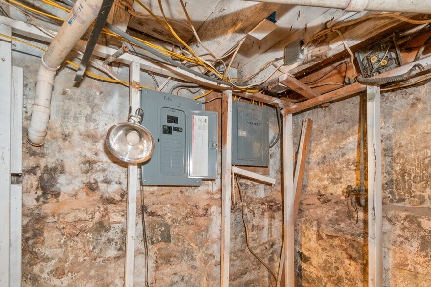 More Photos Of 210 E Lafayette Ave, Baltimore Apartments For Sale