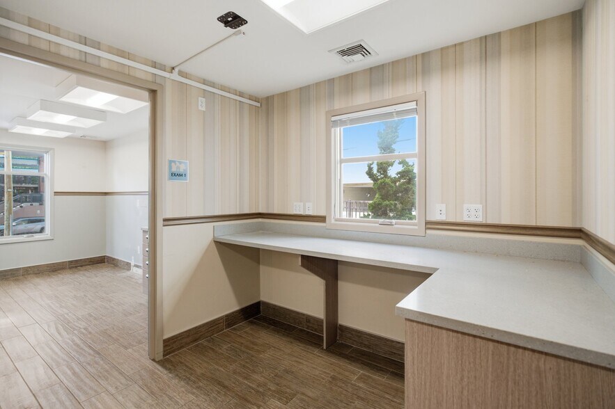 More Photos Of 319 Union Ave, Westbury Storefront For Lease