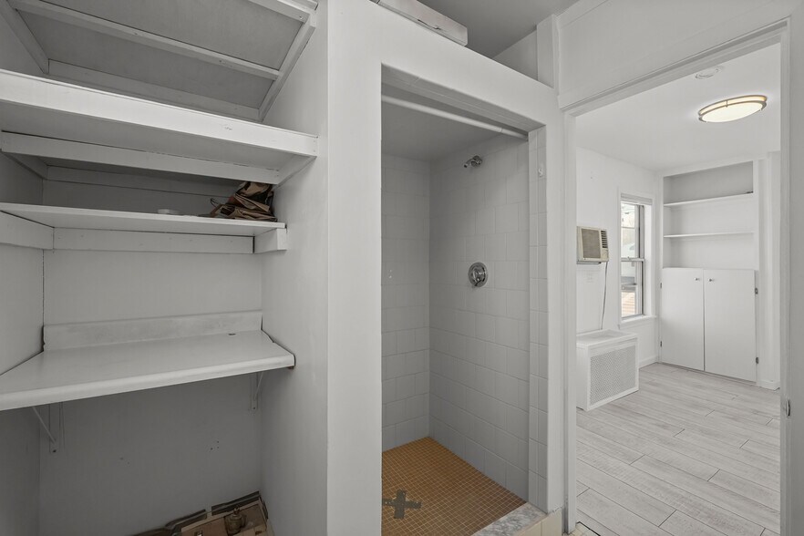 More Photos Of 649 Washington St, Attleboro Office Residential For Lease