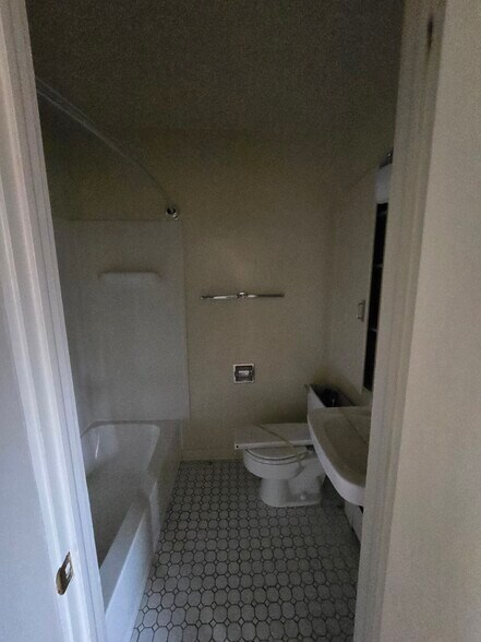 More Photos Of 813 W Berry St, Fort Wayne Apartments For Sale