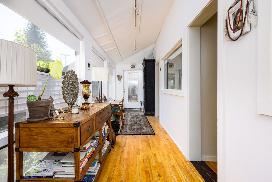 More Photos Of 8 Tannery Brook Rd, Woodstock Specialty For Sale