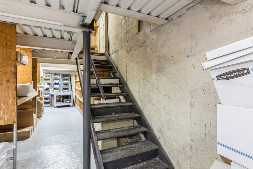 More Photos Of 138-27 247th St, Rosedale Showroom For Sale