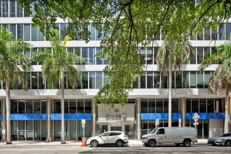 More Photos Of 150 SE 2nd Ave, Miami Office For Sale
