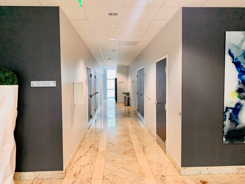 More Photos Of 10305 NW 41st St, Doral Office For Sale