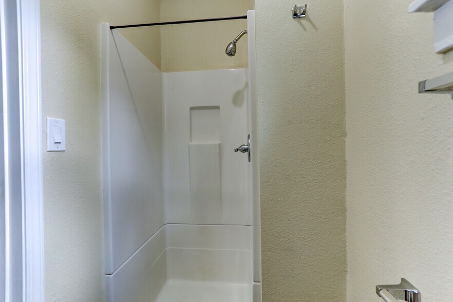 More Photos Of 1512 Franklin St, Vancouver Apartments For Sale