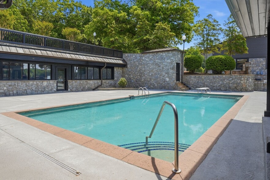 More Photos Of 9715 Nine Eagles Ln, Charlotte Specialty For Sale