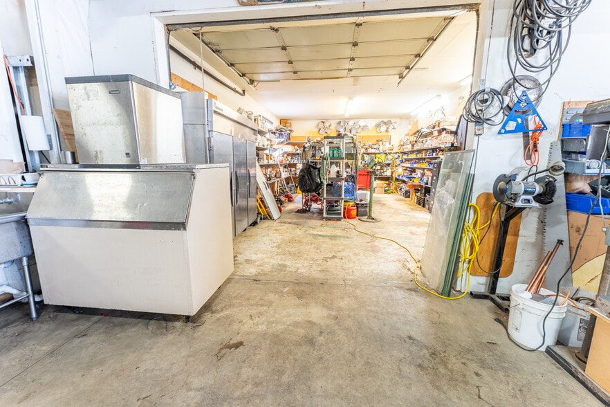 More Photos Of 30046 Federal Ln, Eugene Warehouse For Sale