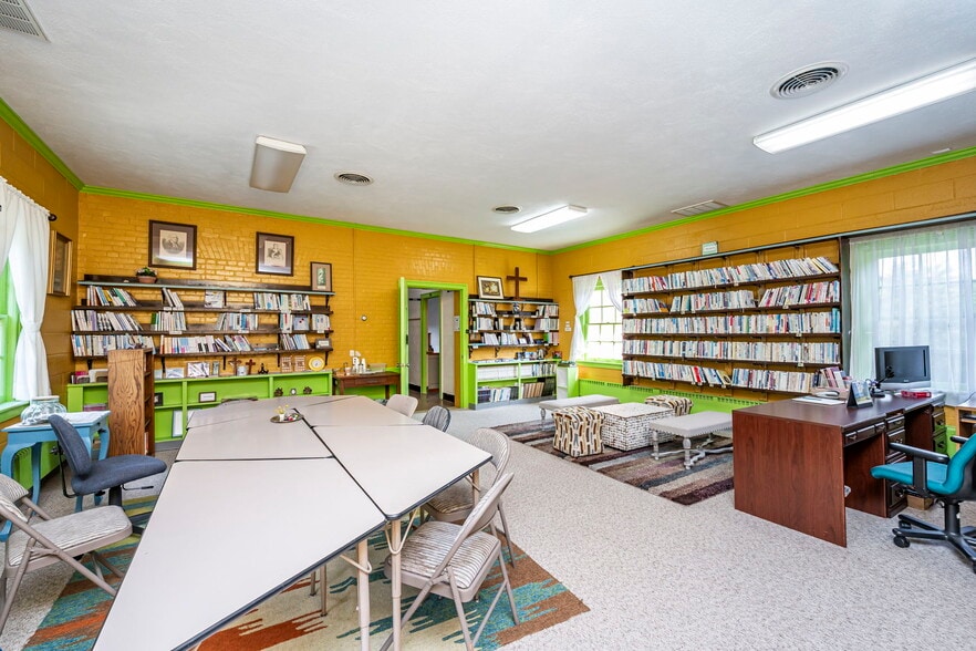 More Photos Of 7740 Cherokee Rd, Richmond Religious Facility For Sale