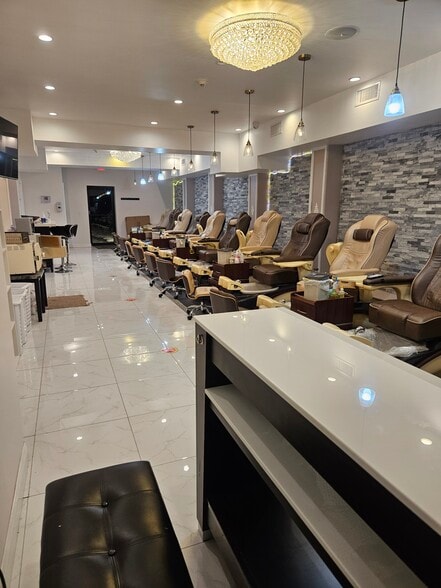 More Photos Of 200 Closter Dock Rd, Closter Storefront Retail Office For Lease