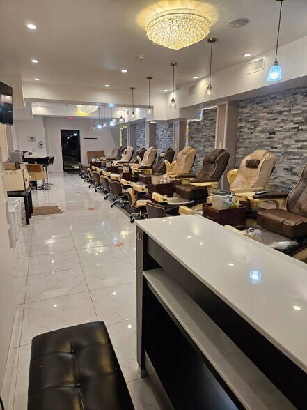 More Photos Of 200 Closter Dock Rd, Closter Storefront Retail Office For Lease
