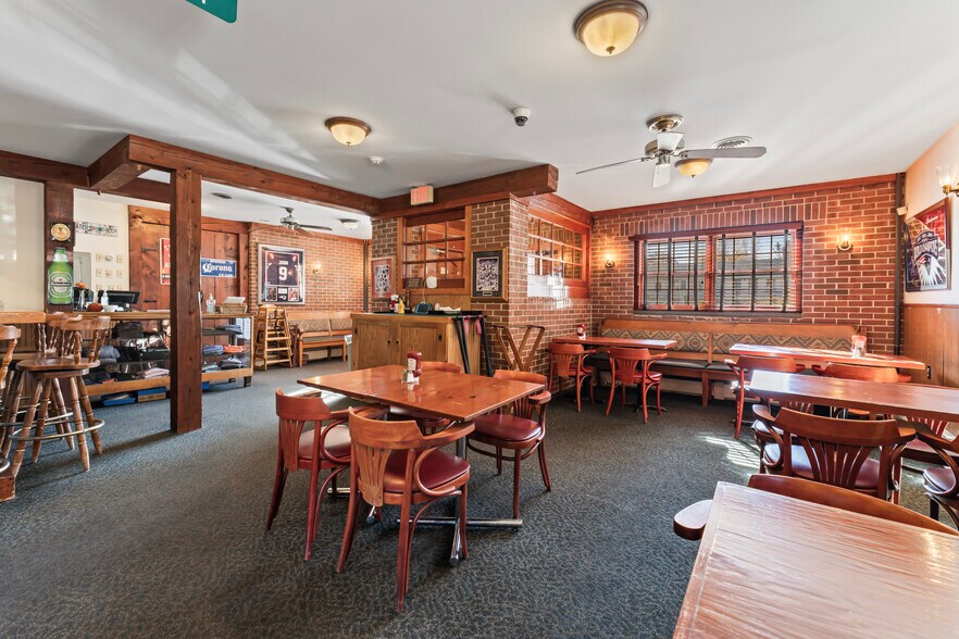 More Photos Of 52 Post Rd, Wells Restaurant For Sale