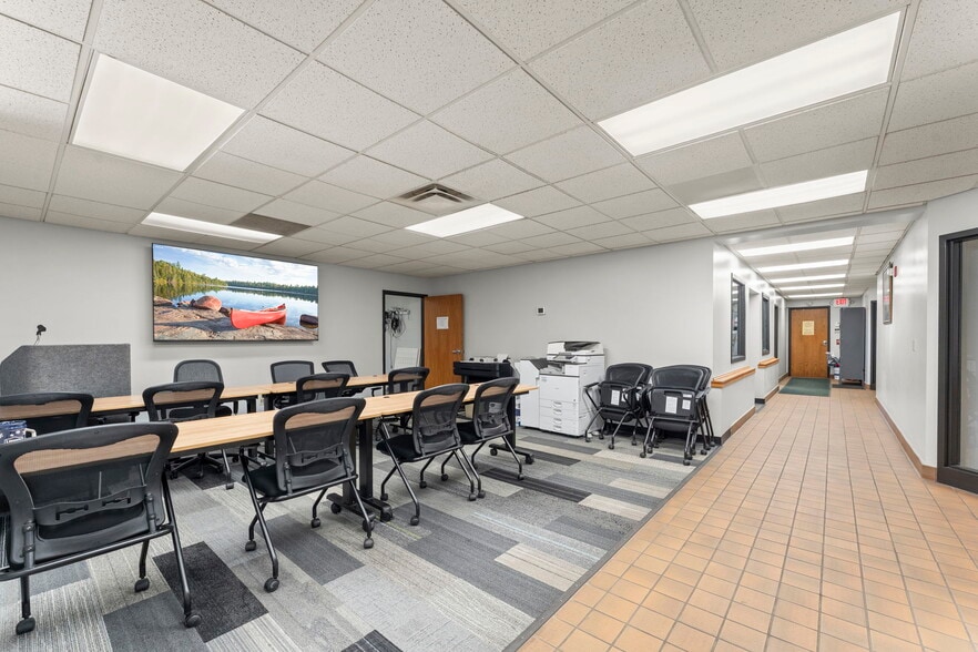 More Photos Of 8825 N Xylon Ave, Brooklyn Park Manufacturing For Sale