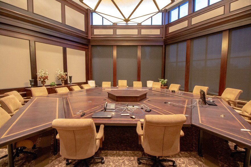 More Photos Of 1600 W Bloomfield Rd, Bloomington Medical For Lease