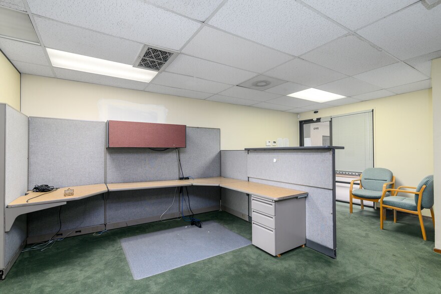 More Photos Of 501 W Channel Islands Blvd, Port Hueneme Loft Creative Space For Sale