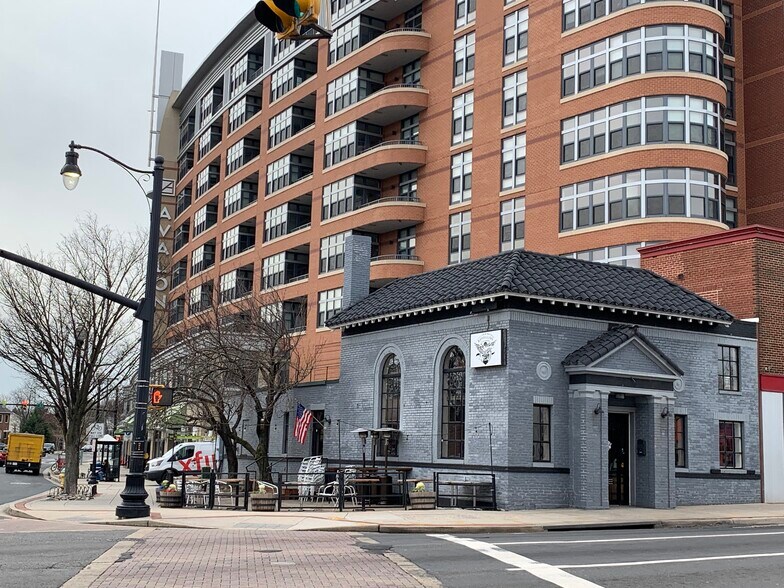 More Photos Of 2900 Columbia Pike, Arlington Restaurant For Sale
