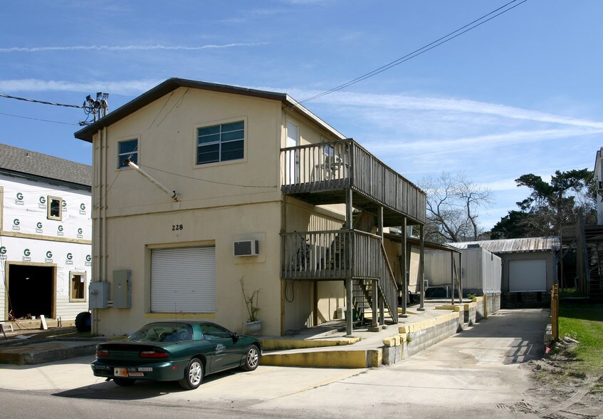 More Photos Of 228 N 2nd St, Fernandina Beach Warehouse For Lease