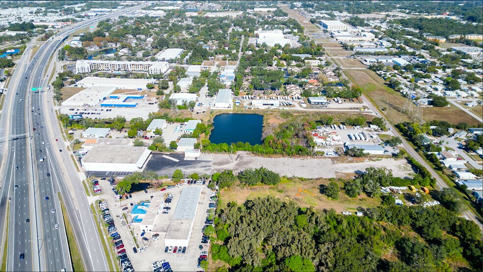 More Photos Of 13755 U.S. Highway 19 N, Clearwater Warehouse For Lease