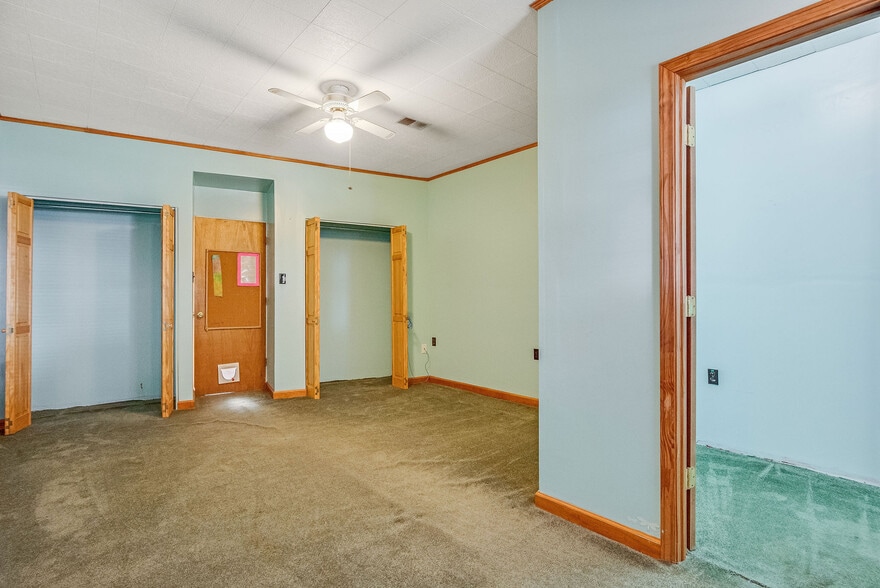 More Photos Of 201 N Wilmington St, Richlands General Retail For Sale