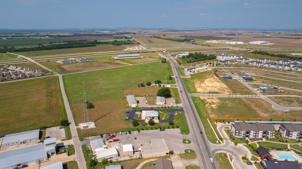 More Photos Of 2000 W San Antonio St, Lockhart Land For Sale