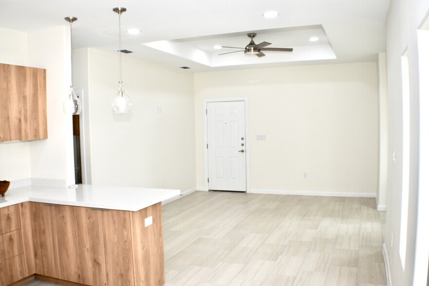 More Photos Of 2608 E Israel Ave, Alton Multifamily For Sale