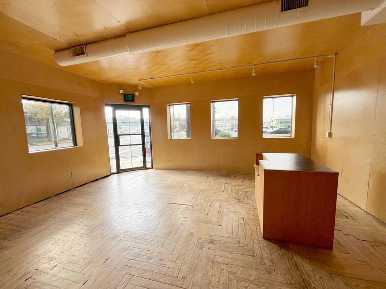 More Photos Of 5528 1st Ave S, Birmingham General Retail For Lease