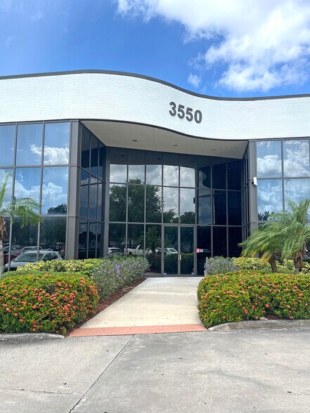 More Photos Of 3550 W Waters Ave, Tampa Office For Sale