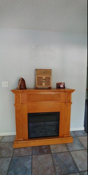 More Photos Of 713 2nd St, League City Office Residential For Lease