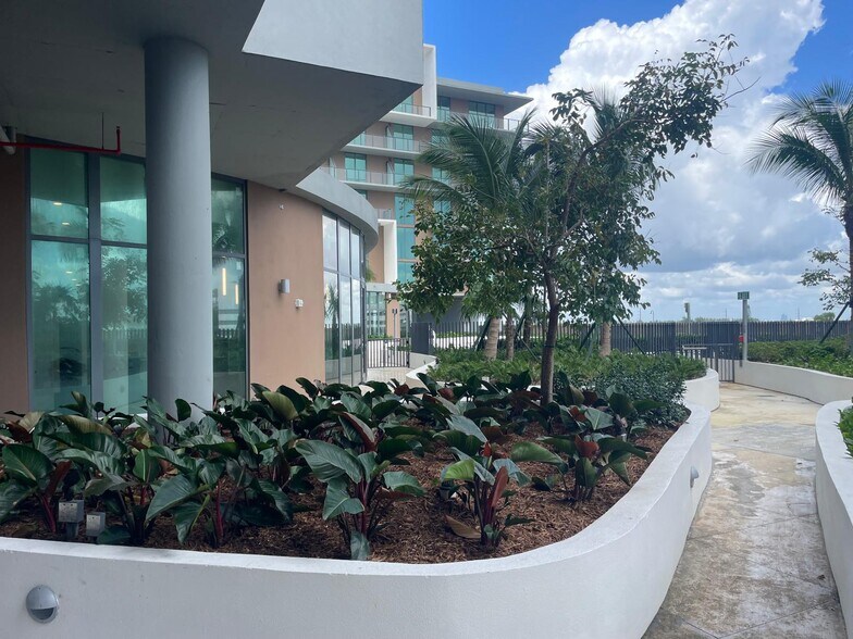 More Photos Of 21290 Biscayne, Aventura Office For Lease
