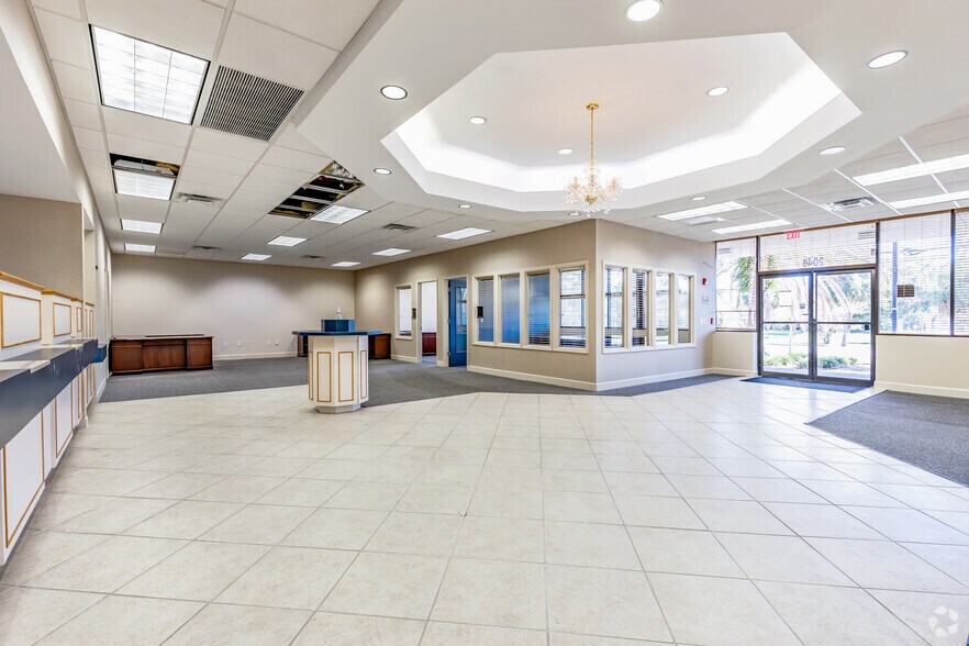 More Photos Of 2046 Bayshore Blvd, Dunedin Storefront Retail Office For Sale