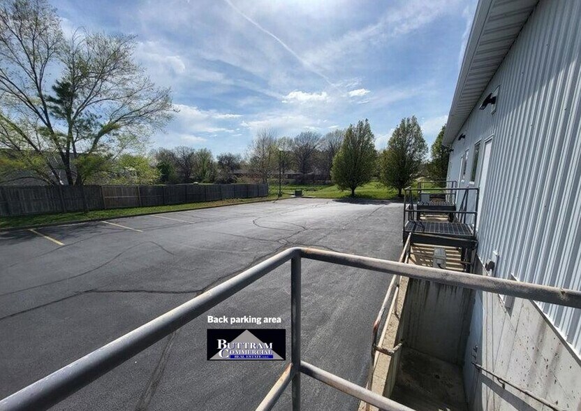 More Photos Of 2318 E 32nd St, Joplin Office For Lease