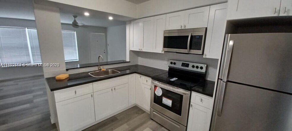 More Photos Of 333 SE 23rd Ave, Boynton Beach Apartments For Sale