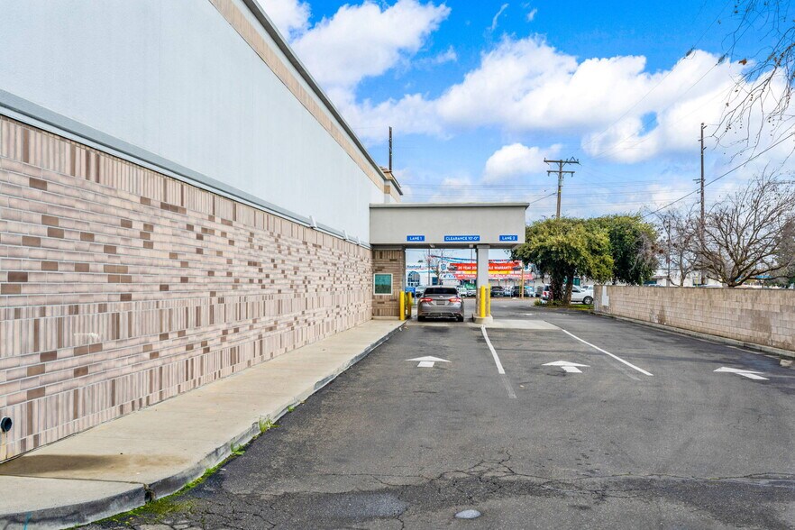 More Photos Of 707 W Lacey Blvd, Hanford Drugstore For Lease