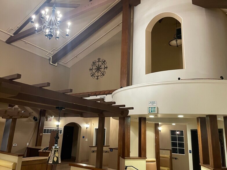More Photos Of 125 S 10th St, Santa Paula Restaurant For Lease